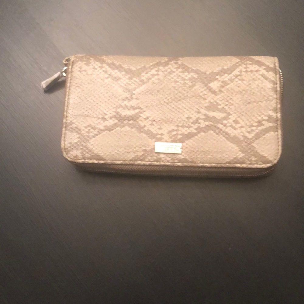 NWOT. Snakeskin Jewell wallet. Never used